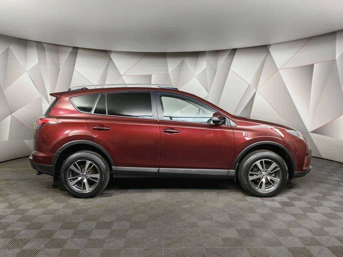 Toyota RAV4 с пробегом — 2018 год. Фото: #5