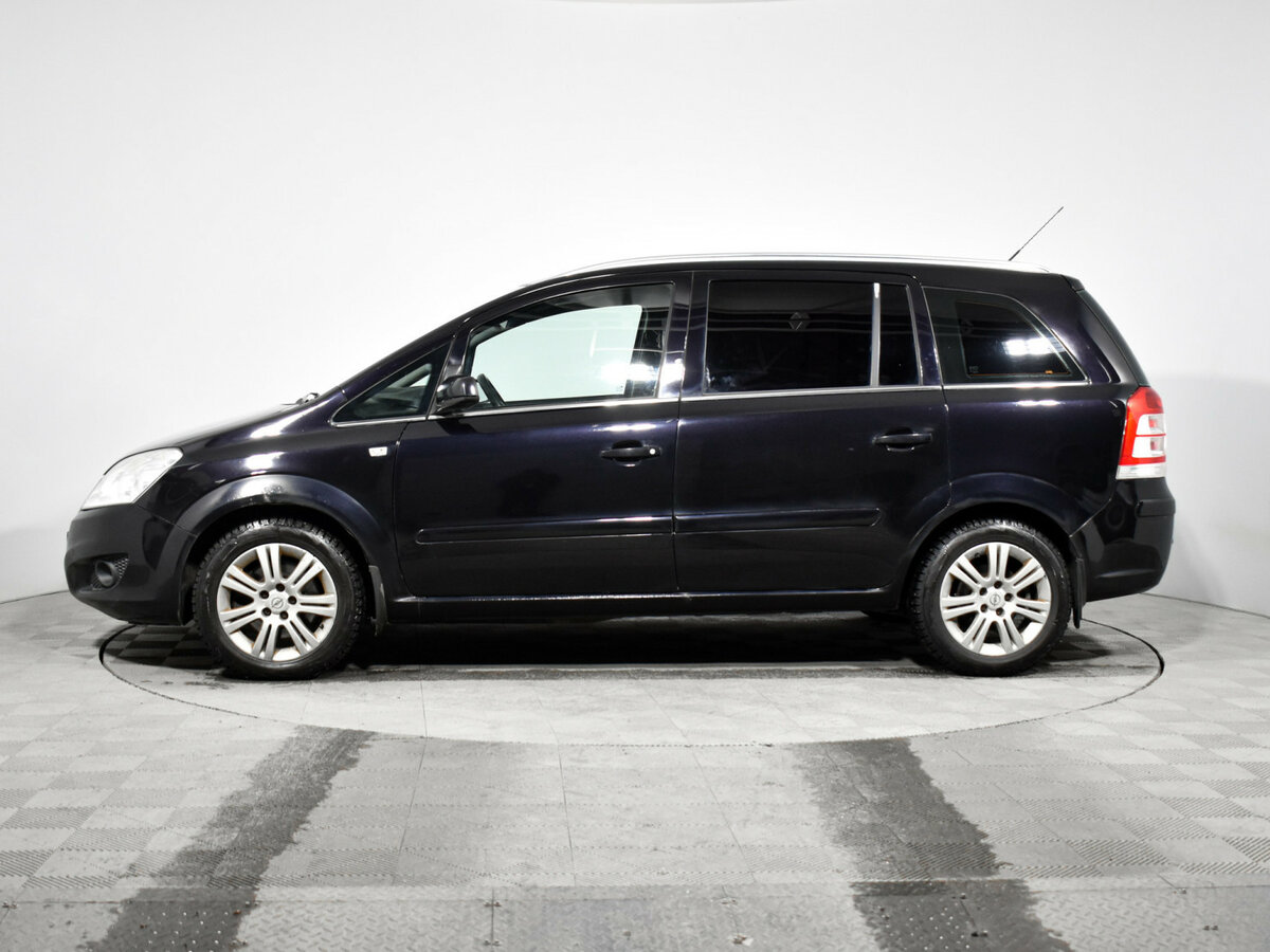 Opel Zafira с пробегом — 2008 год. Фото: #6