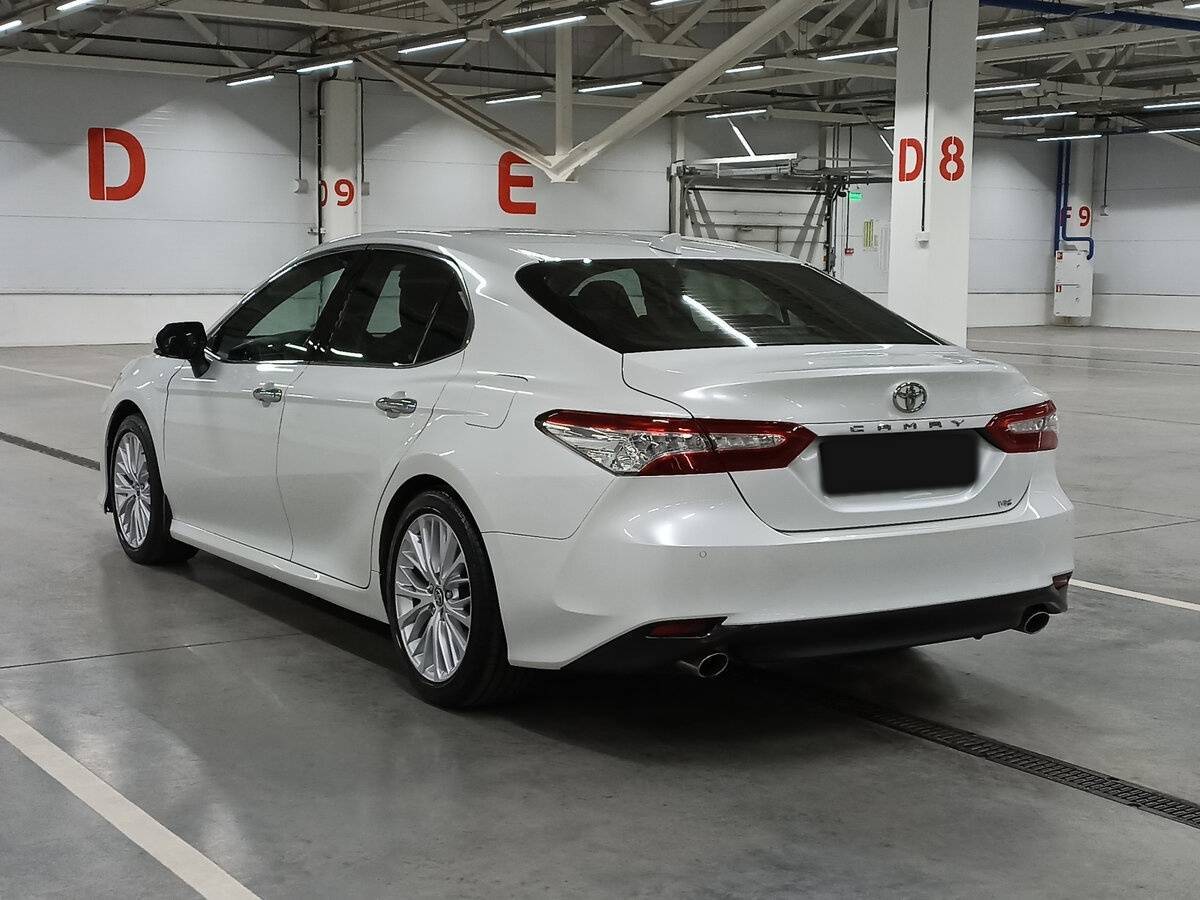 Toyota Camry с пробегом — 2019 год. Фото: #6