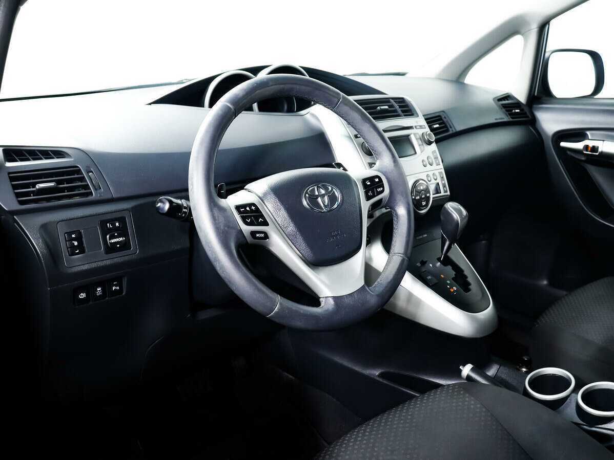 Toyota Verso с пробегом — 2010 год. Фото: #13