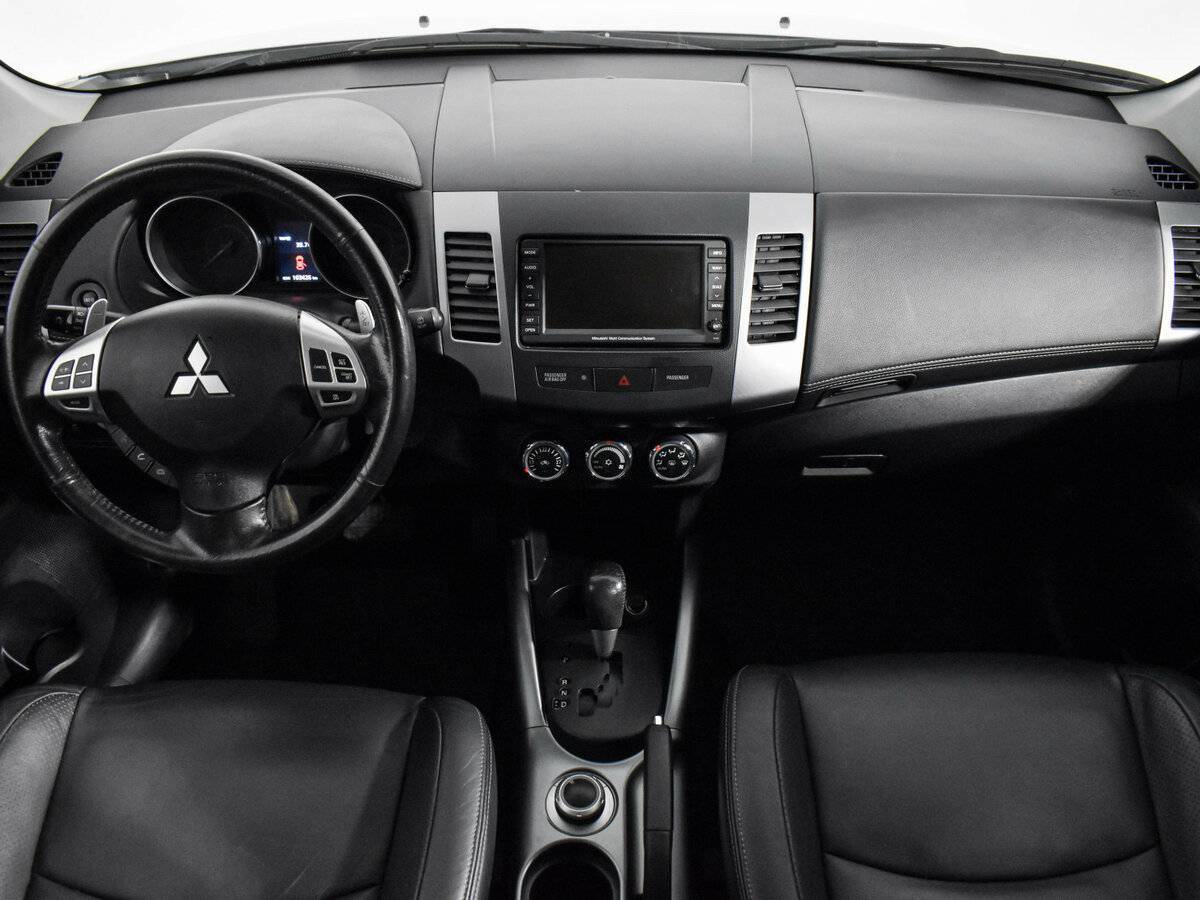 Mitsubishi Outlander с пробегом — 2011 год. Фото: #17