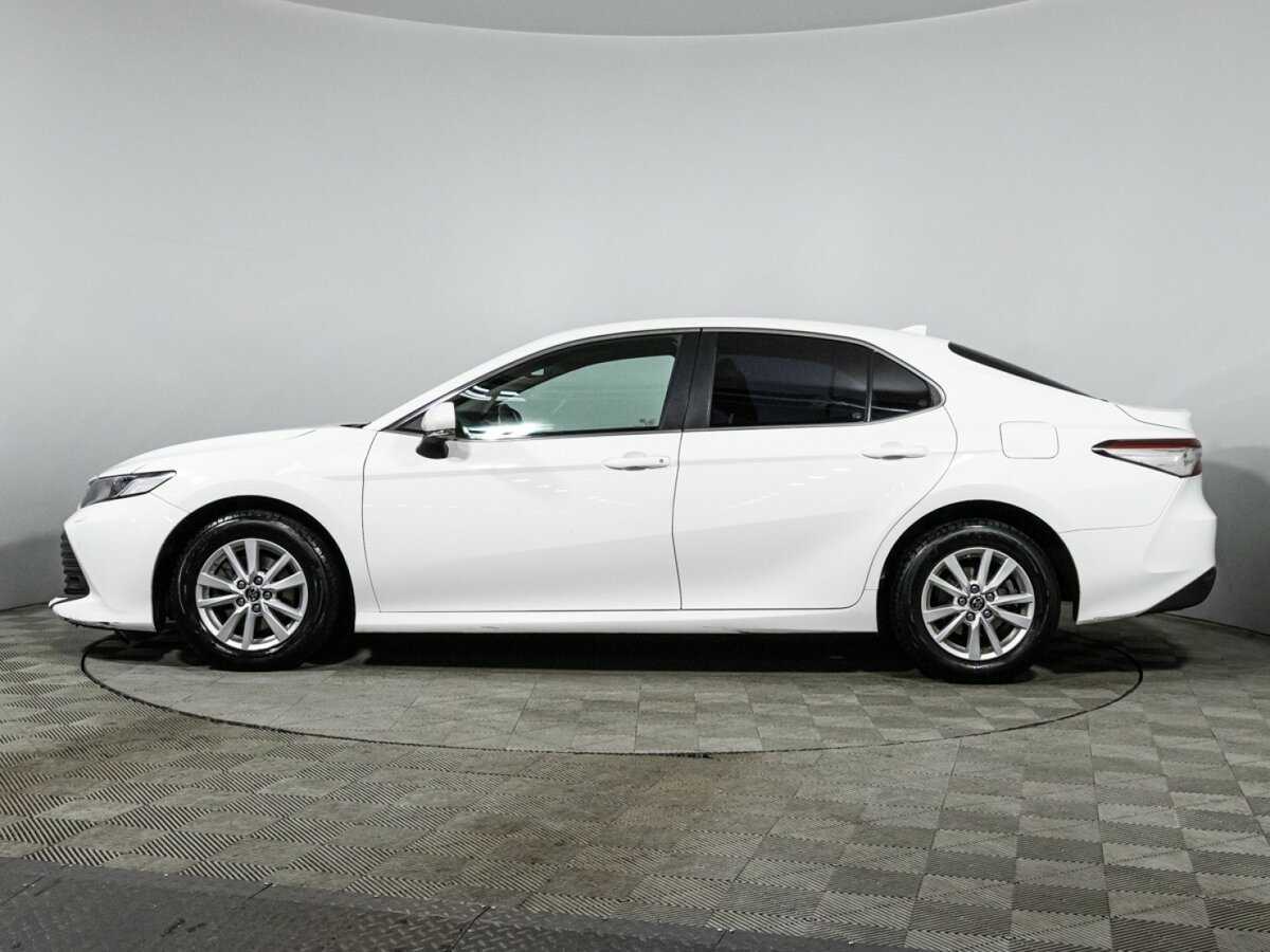 Toyota Camry с пробегом — 2019 год. Фото: #7
