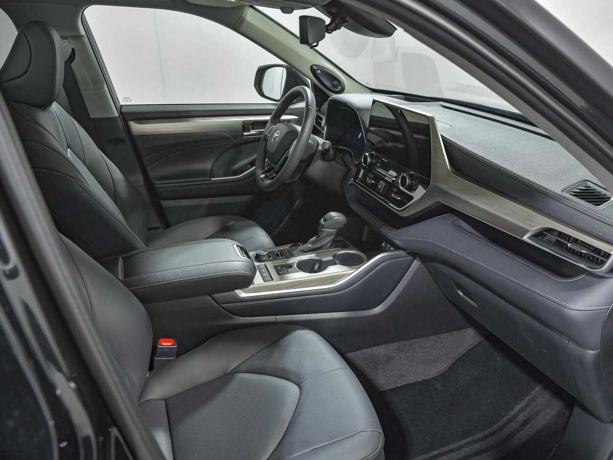 Toyota Highlander с пробегом — 2024 год. Фото: #17