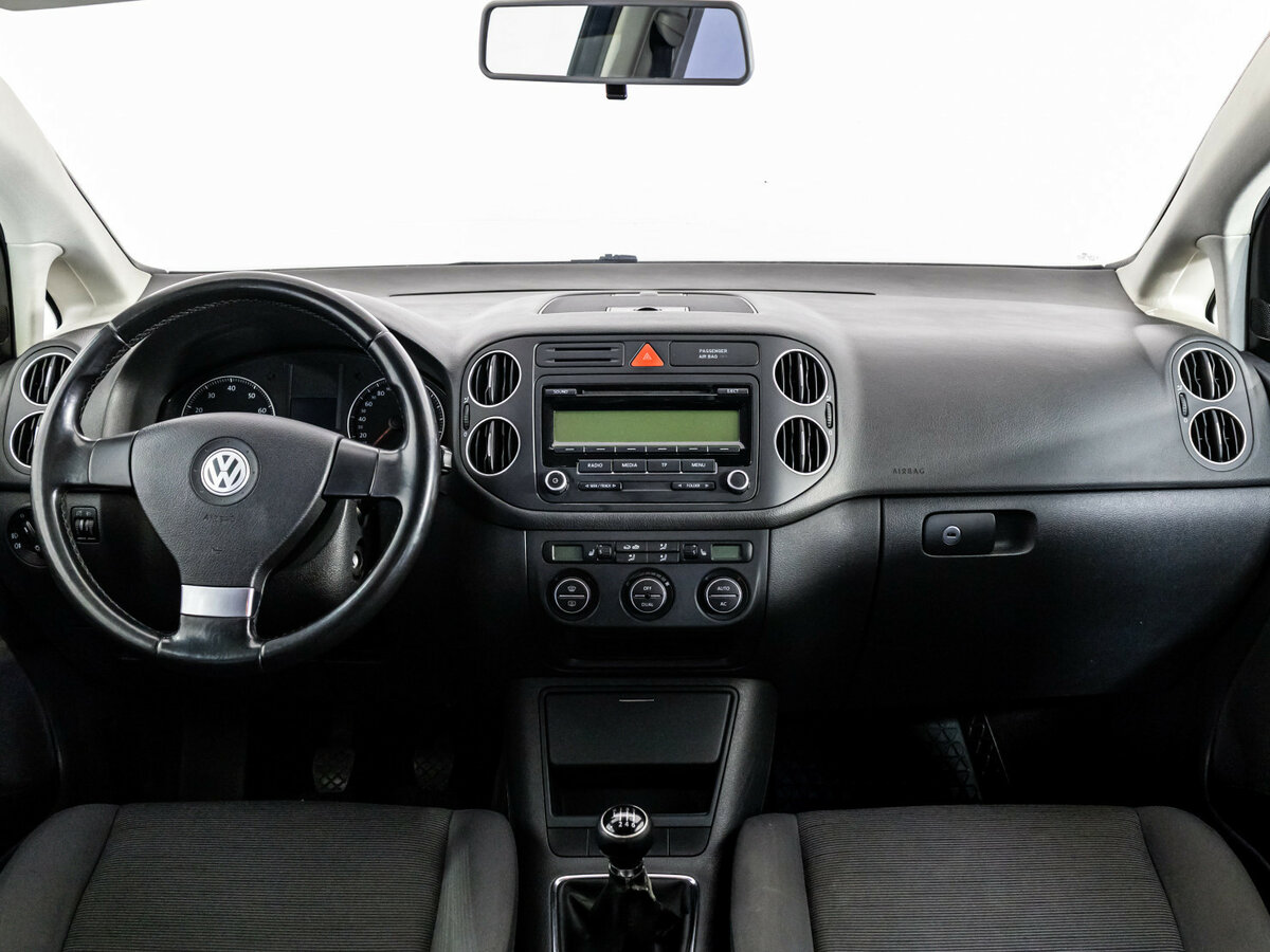 Volkswagen Golf Plus с пробегом — 2008 год. Фото: #9