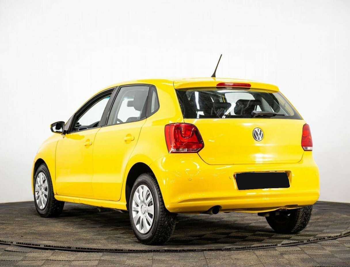 Volkswagen Polo с пробегом — 2011 год. Фото: #3