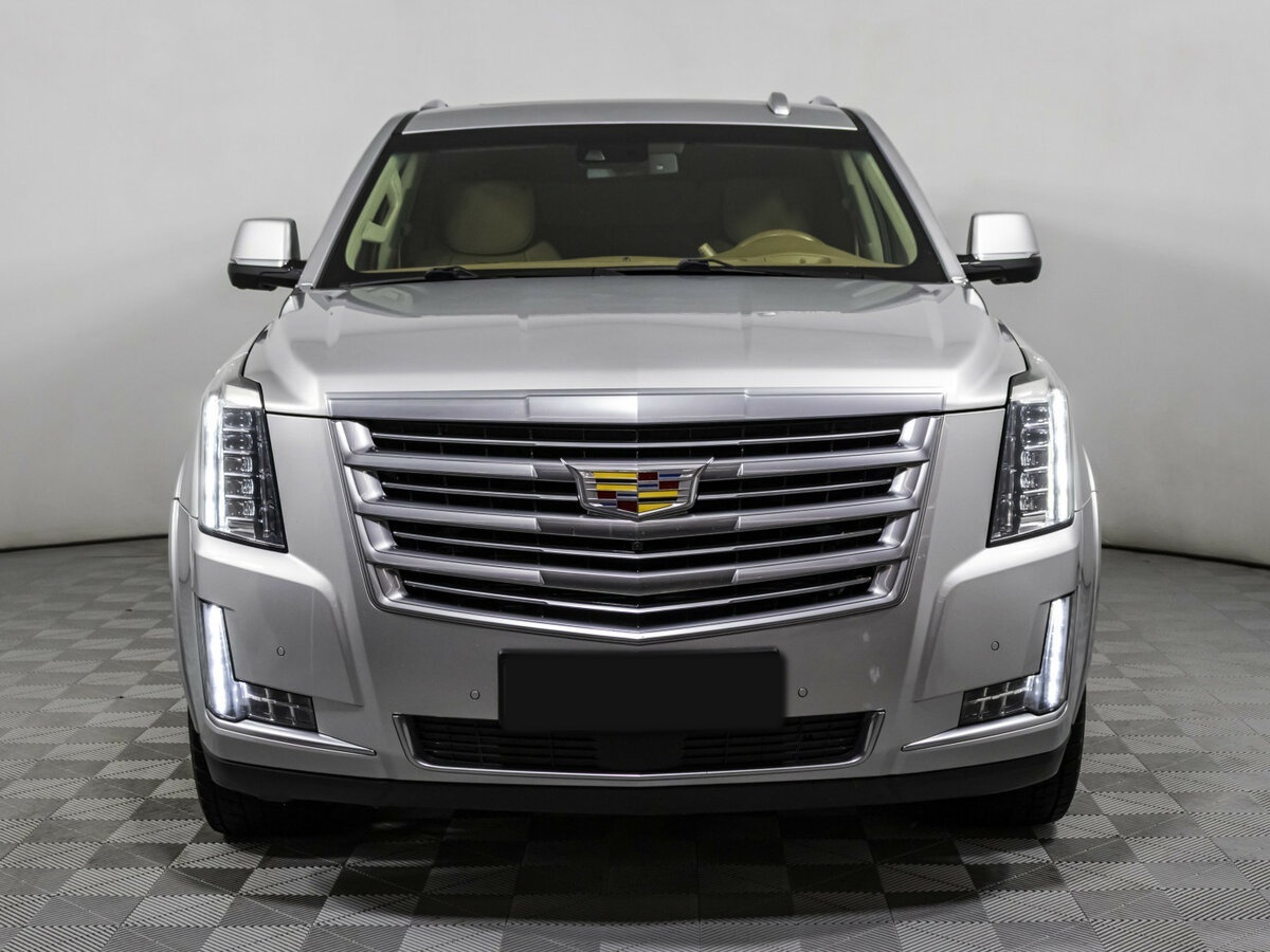 Cadillac Escalade с пробегом — 2015 год. Фото: #1