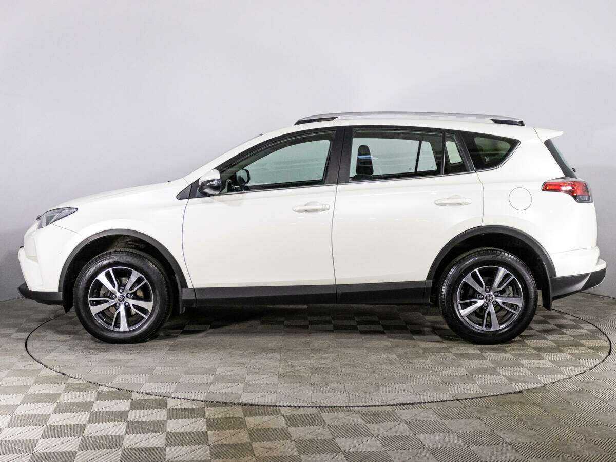 Toyota RAV4 с пробегом — 2017 год. Фото: #7