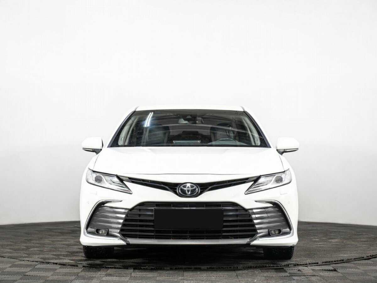 Toyota Camry с пробегом — 2022 год. Фото: #1