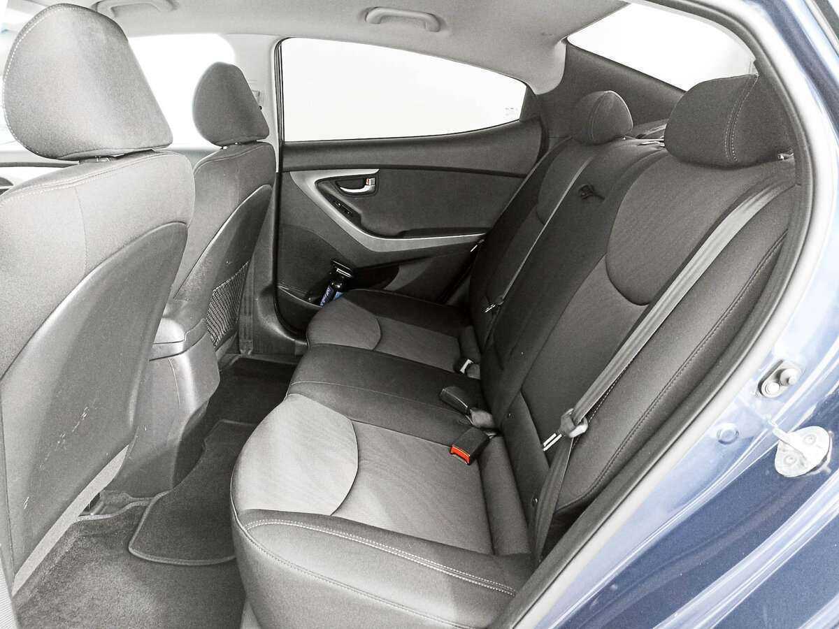 Hyundai Elantra с пробегом — 2015 год. Фото: #7