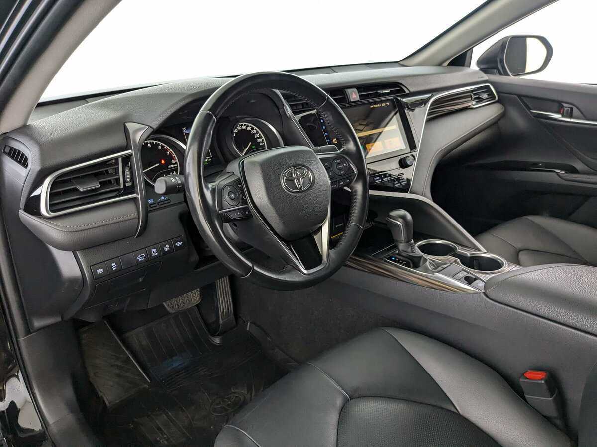 Toyota Camry с пробегом — 2020 год. Фото: #10