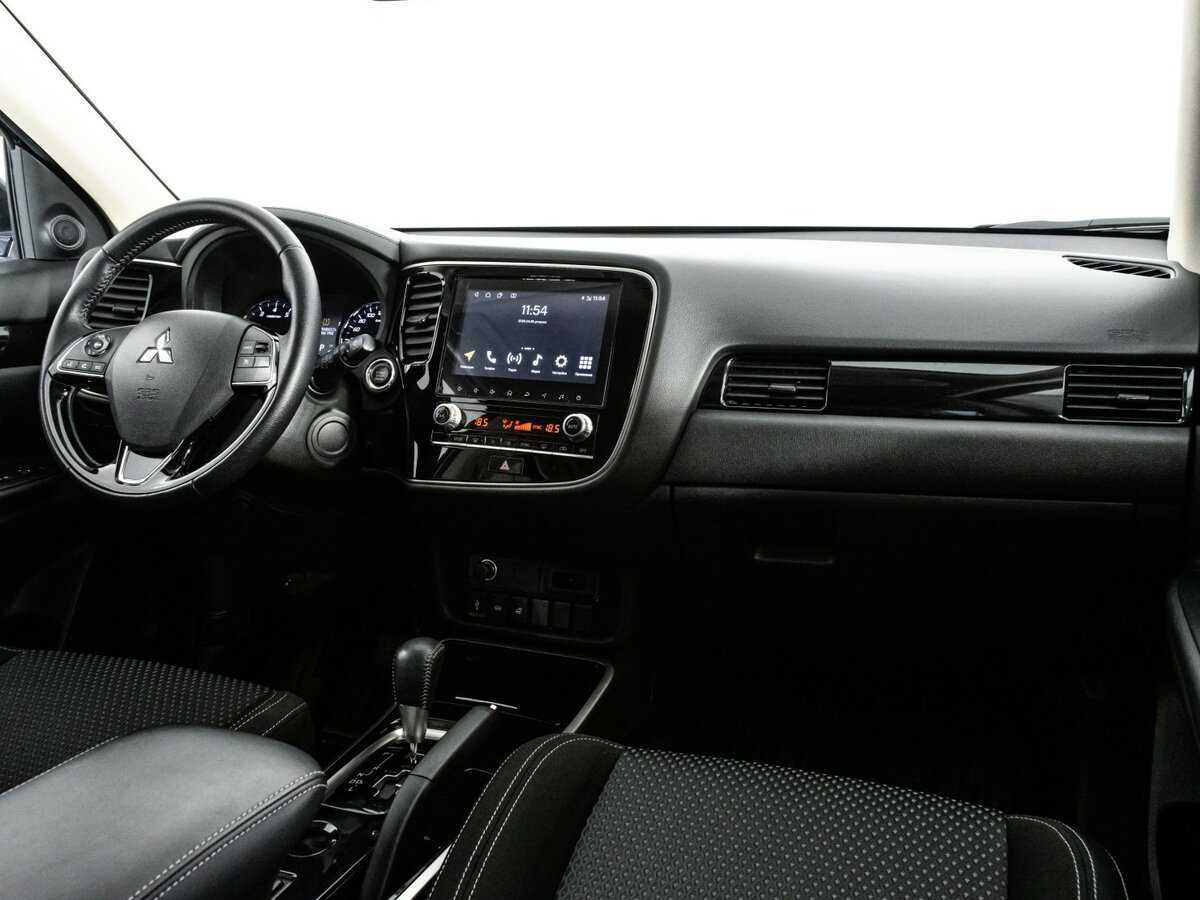 Mitsubishi Outlander с пробегом — 2021 год. Фото: #6