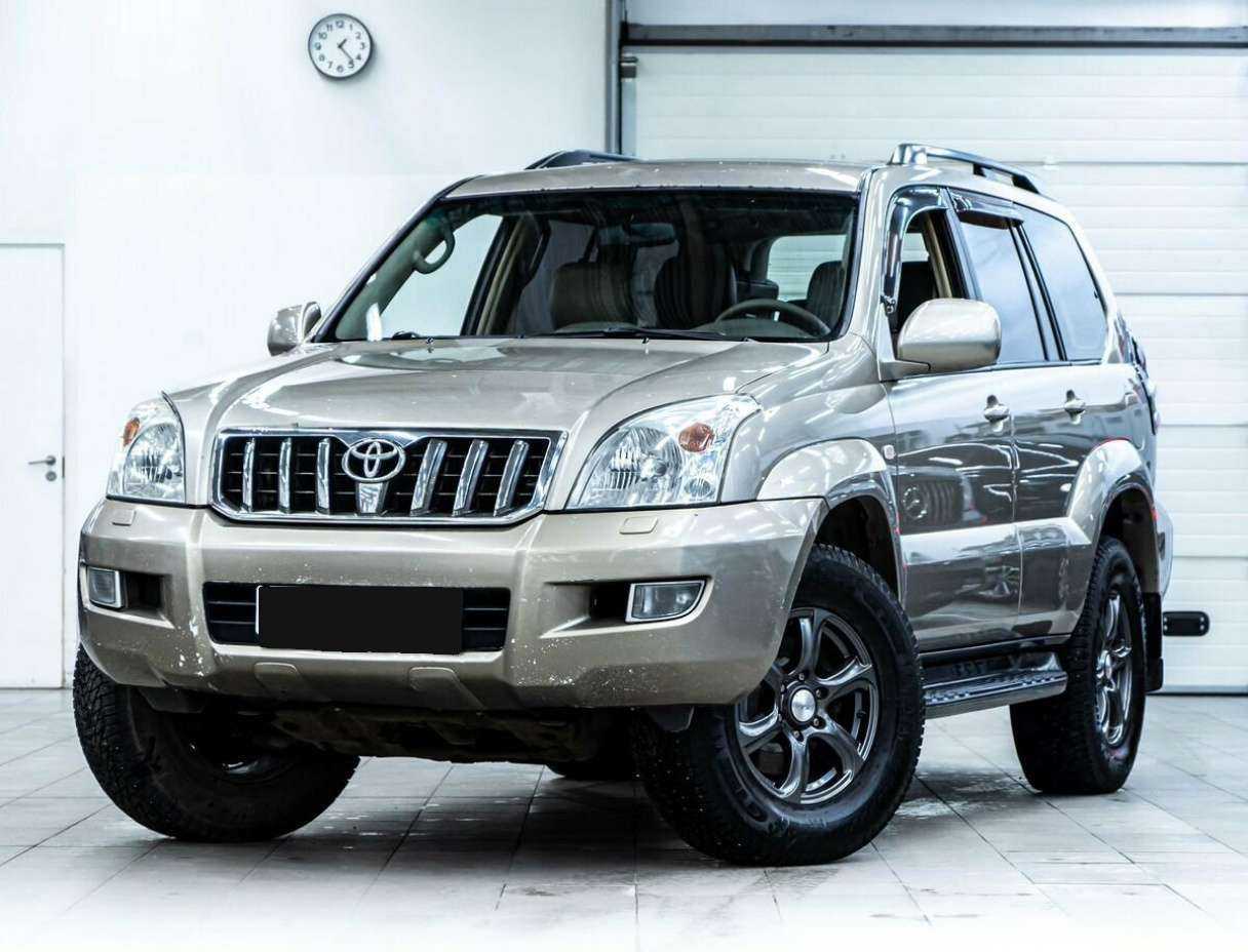 Toyota Land Cruiser Prado с пробегом — 2005 год. Фото: #0