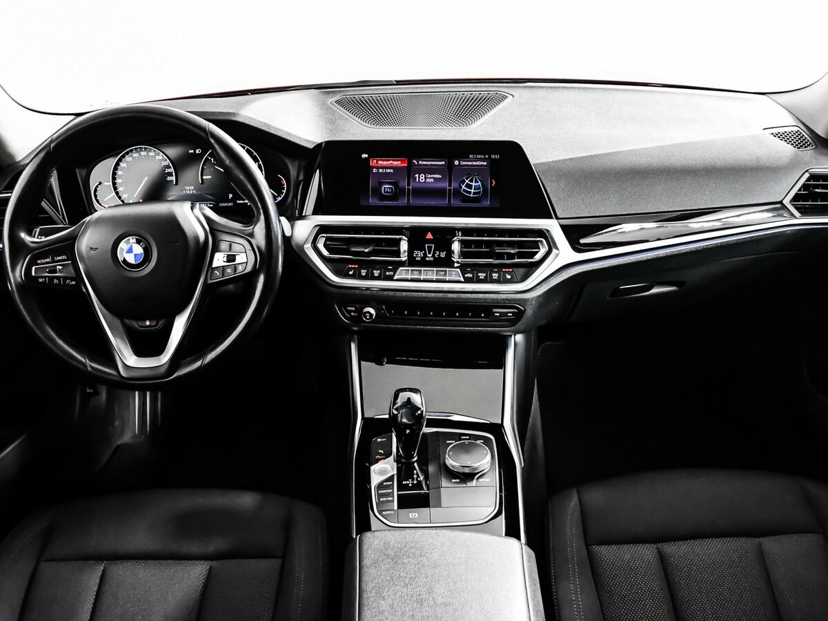 BMW 3 серии с пробегом — 2019 год. Фото: #8