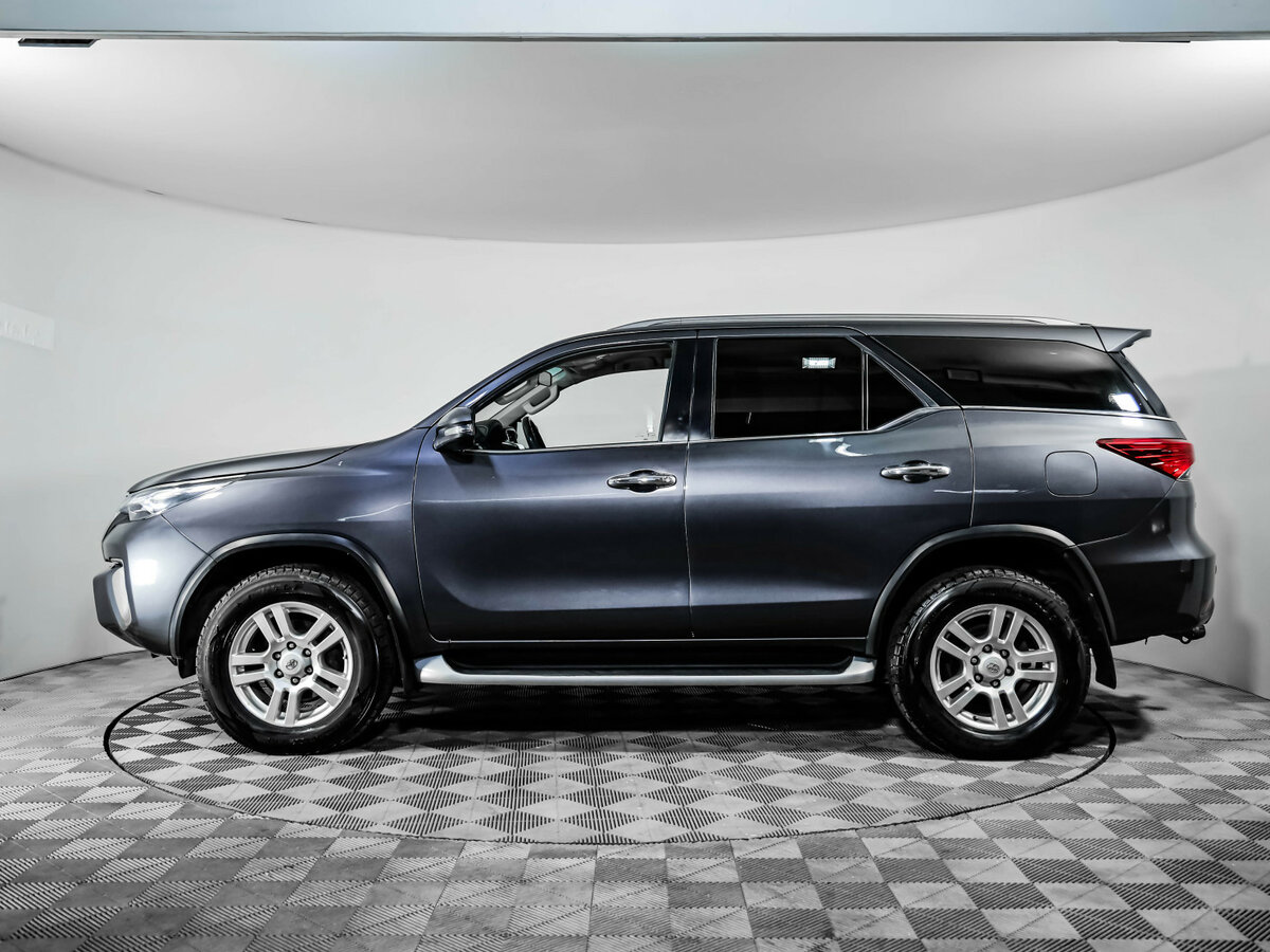 Toyota Fortuner с пробегом — 2017 год. Фото: #7