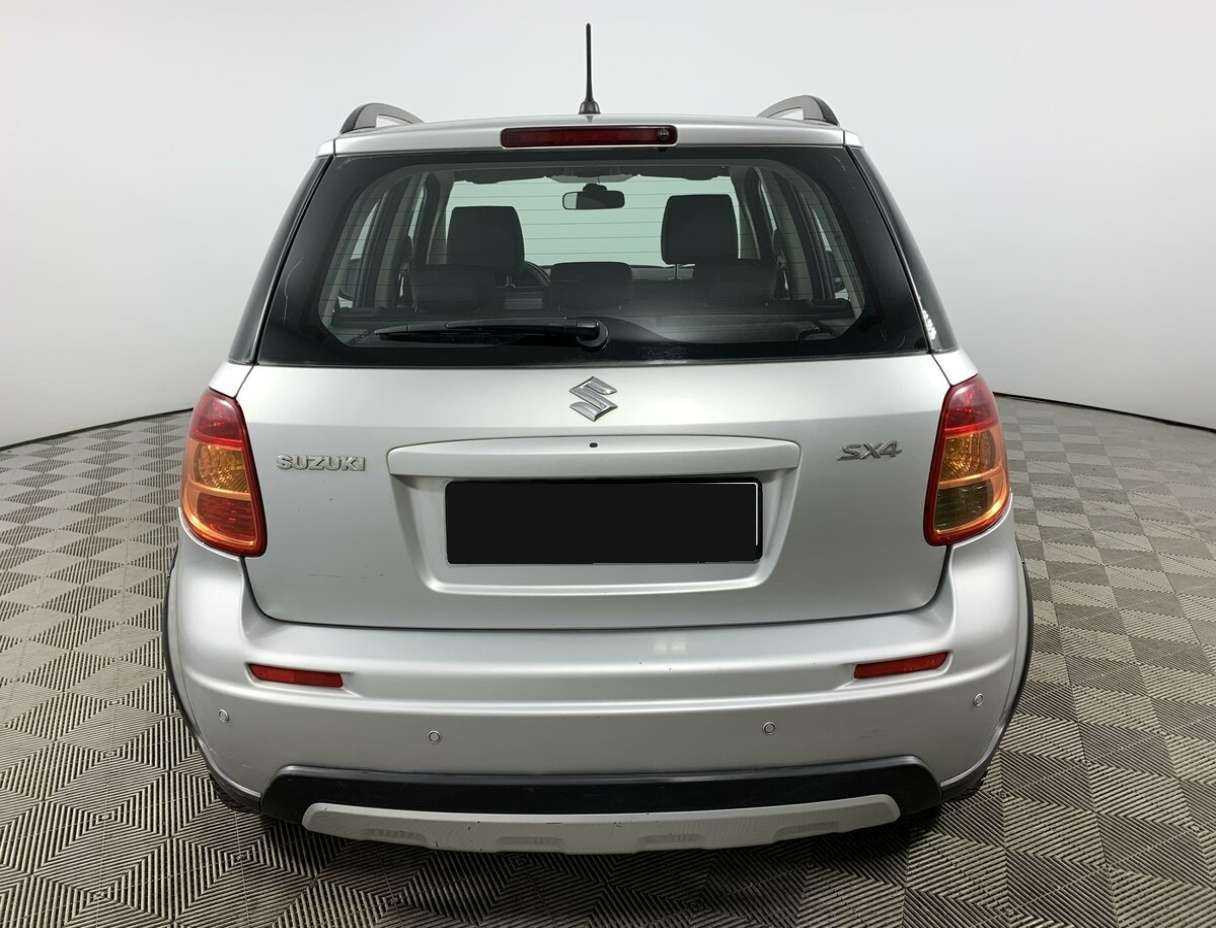 Suzuki SX4 с пробегом — 2010 год. Фото: #5