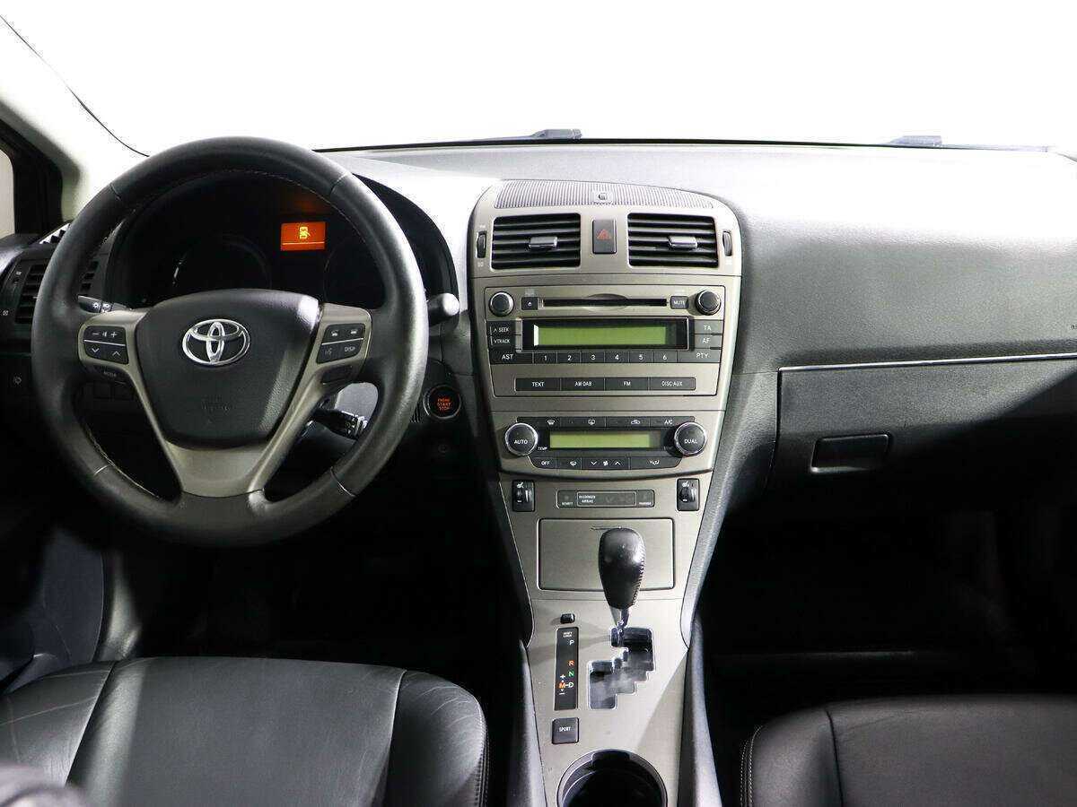 Toyota Avensis с пробегом — 2011 год. Фото: #7