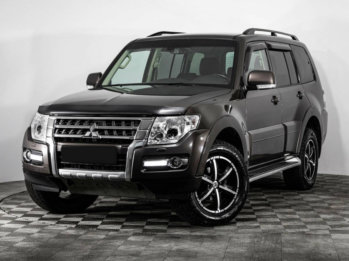 Mitsubishi Pajero с пробегом — 2017 год. Посмотреть фото
