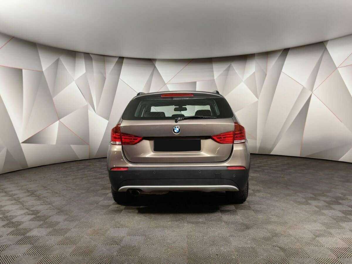 BMW X1 с пробегом — 2011 год. Фото: #7