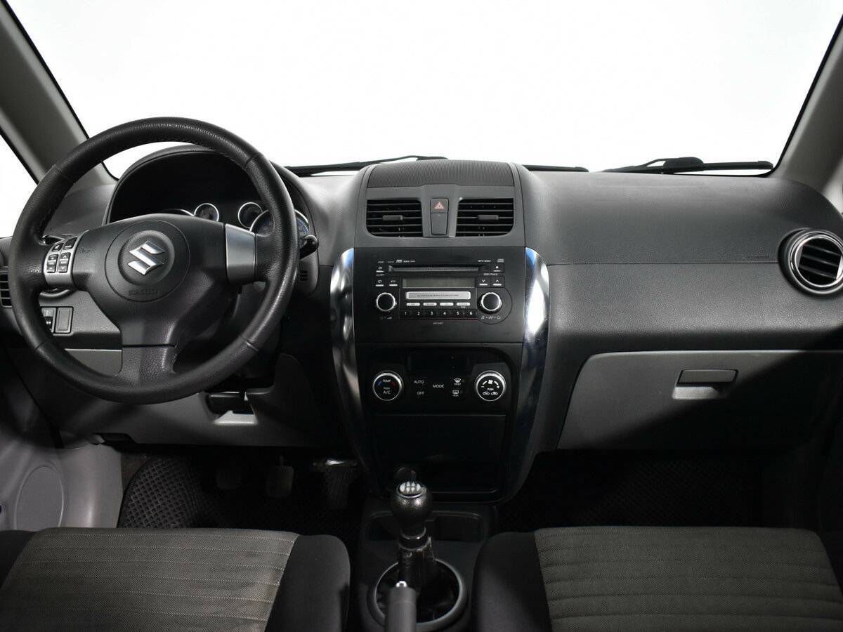 Suzuki SX4 с пробегом — 2011 год. Фото: #10