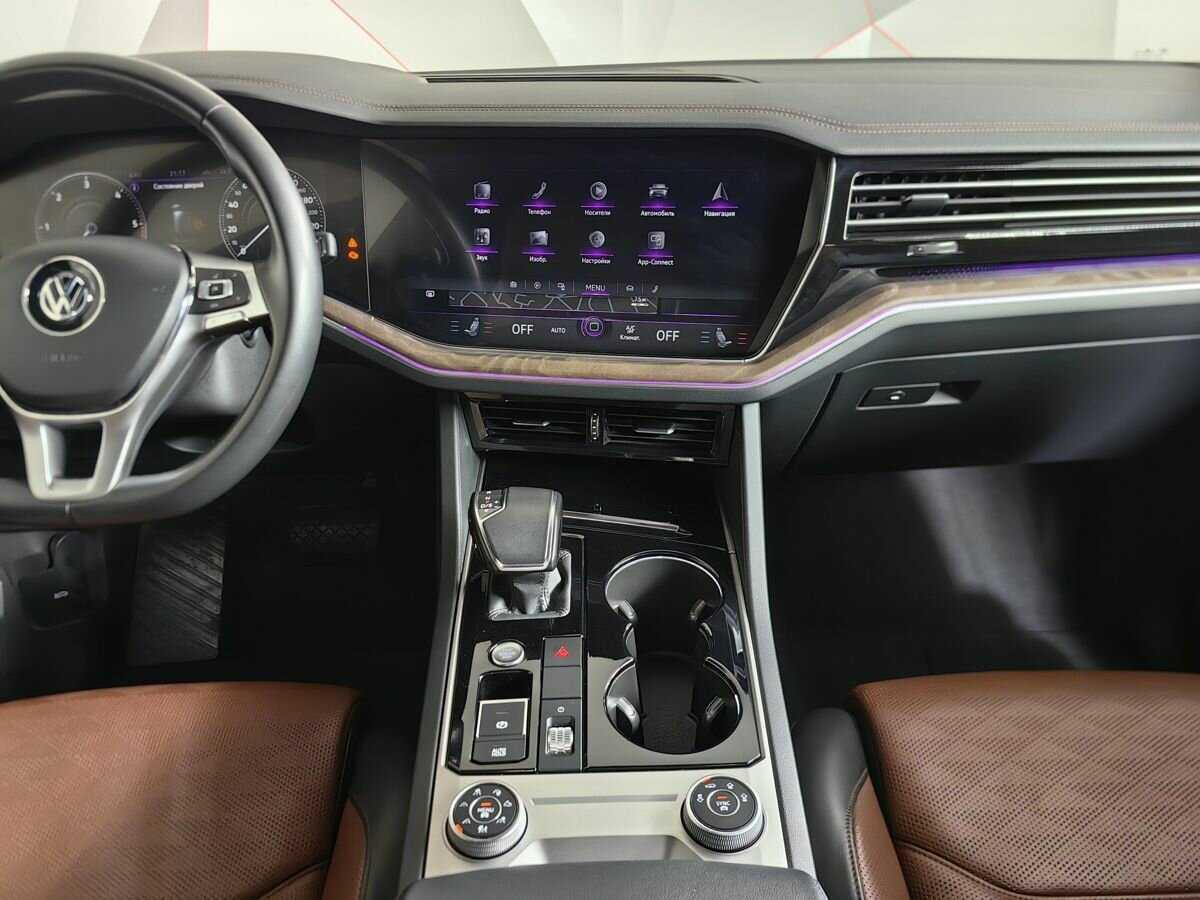 Volkswagen Touareg с пробегом — 2019 год. Фото: #10