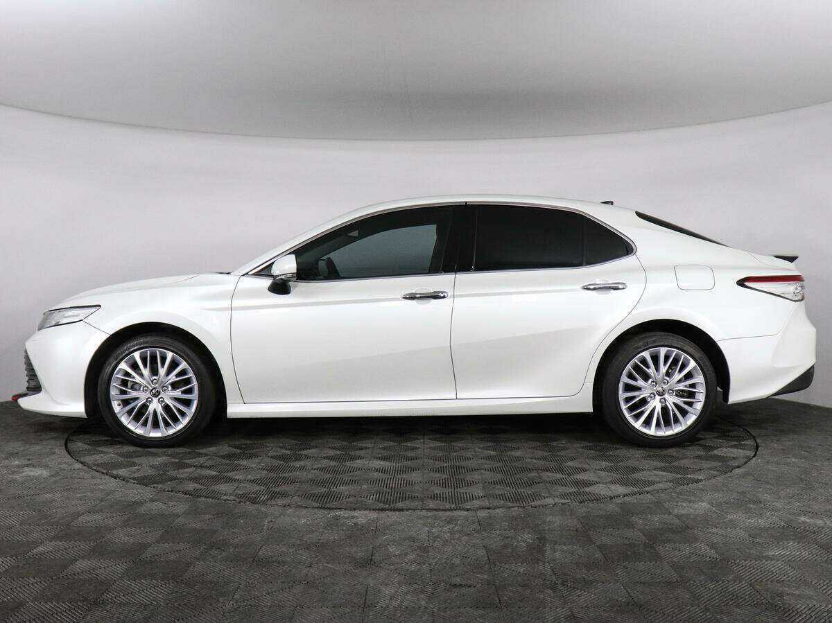 Toyota Camry с пробегом — 2019 год. Фото: #6