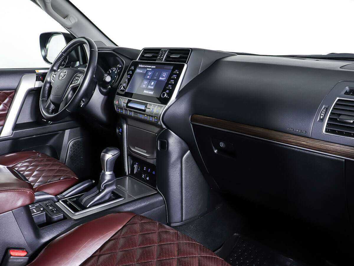Toyota Land Cruiser Prado с пробегом — 2021 год. Фото: #8