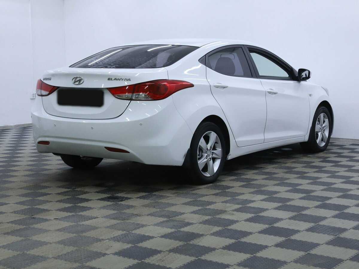 Hyundai Elantra с пробегом — 2011 год. Фото: #2