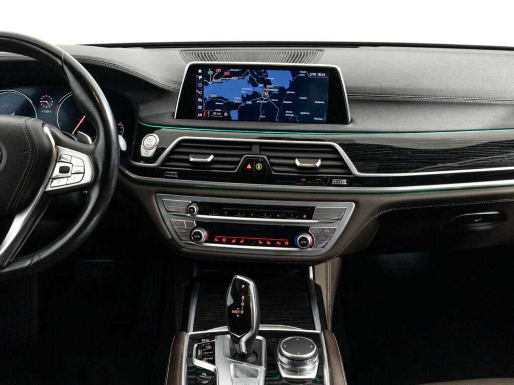 BMW 7 серии с пробегом — 2018 год. Фото: #13
