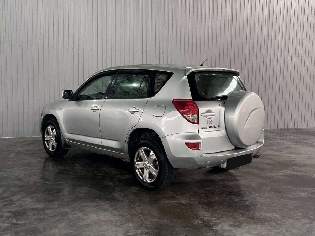 Toyota RAV4 с пробегом — 2008 год. Фото: #6