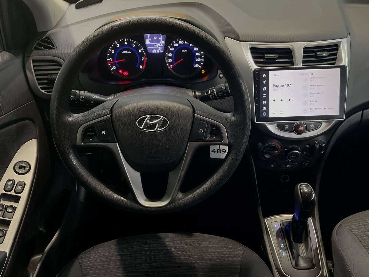 Hyundai Solaris с пробегом — 2015 год. Фото: #12