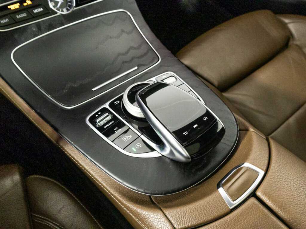Mercedes-Benz E-Класс с пробегом — 2019 год. Фото: #17