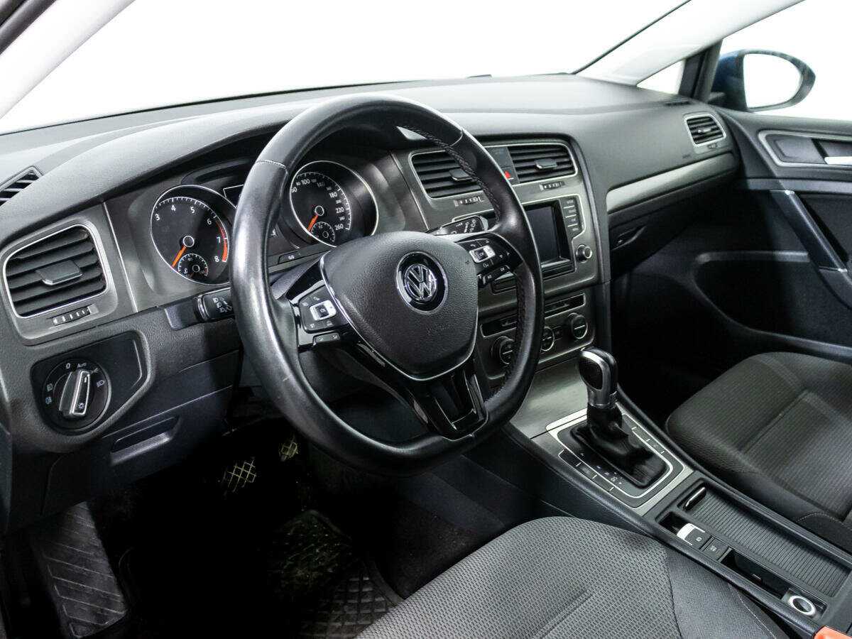 Volkswagen Golf с пробегом — 2012 год. Фото: #10