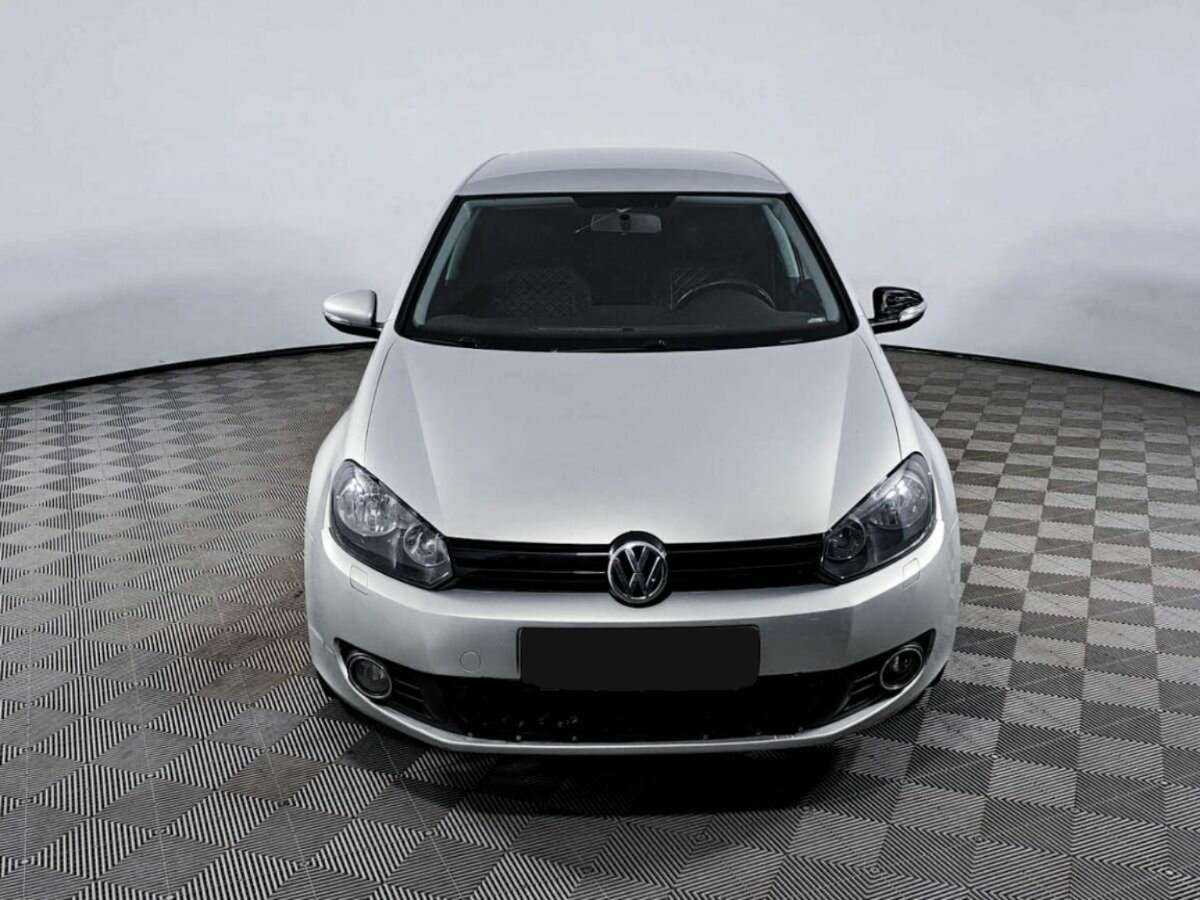 Volkswagen Golf с пробегом — 2010 год. Фото: #1