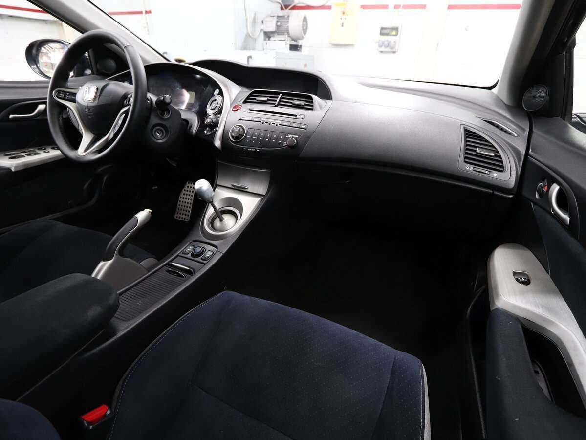 Honda Civic с пробегом — 2008 год. Фото: #13