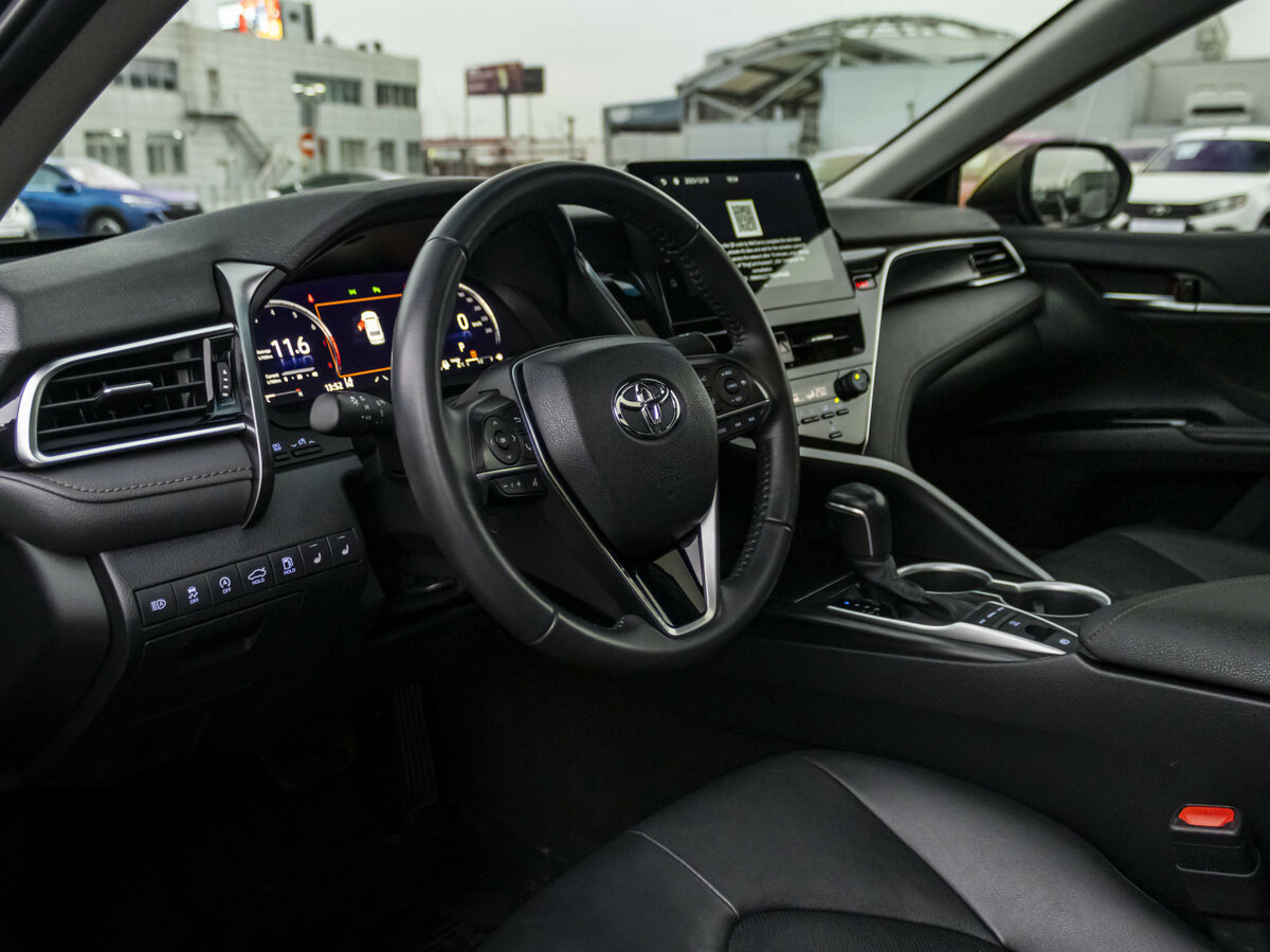 Toyota Camry с пробегом — 2023 год. Фото: #9