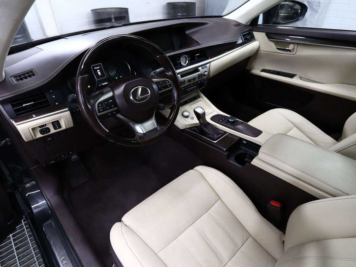 Lexus ES с пробегом — 2016 год. Фото: #6