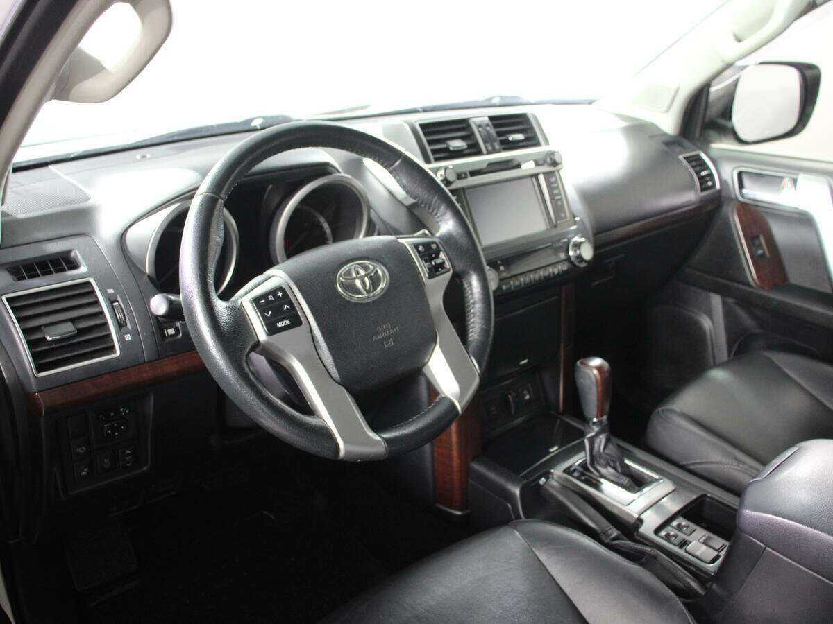 Toyota Land Cruiser Prado с пробегом — 2017 год. Фото: #12
