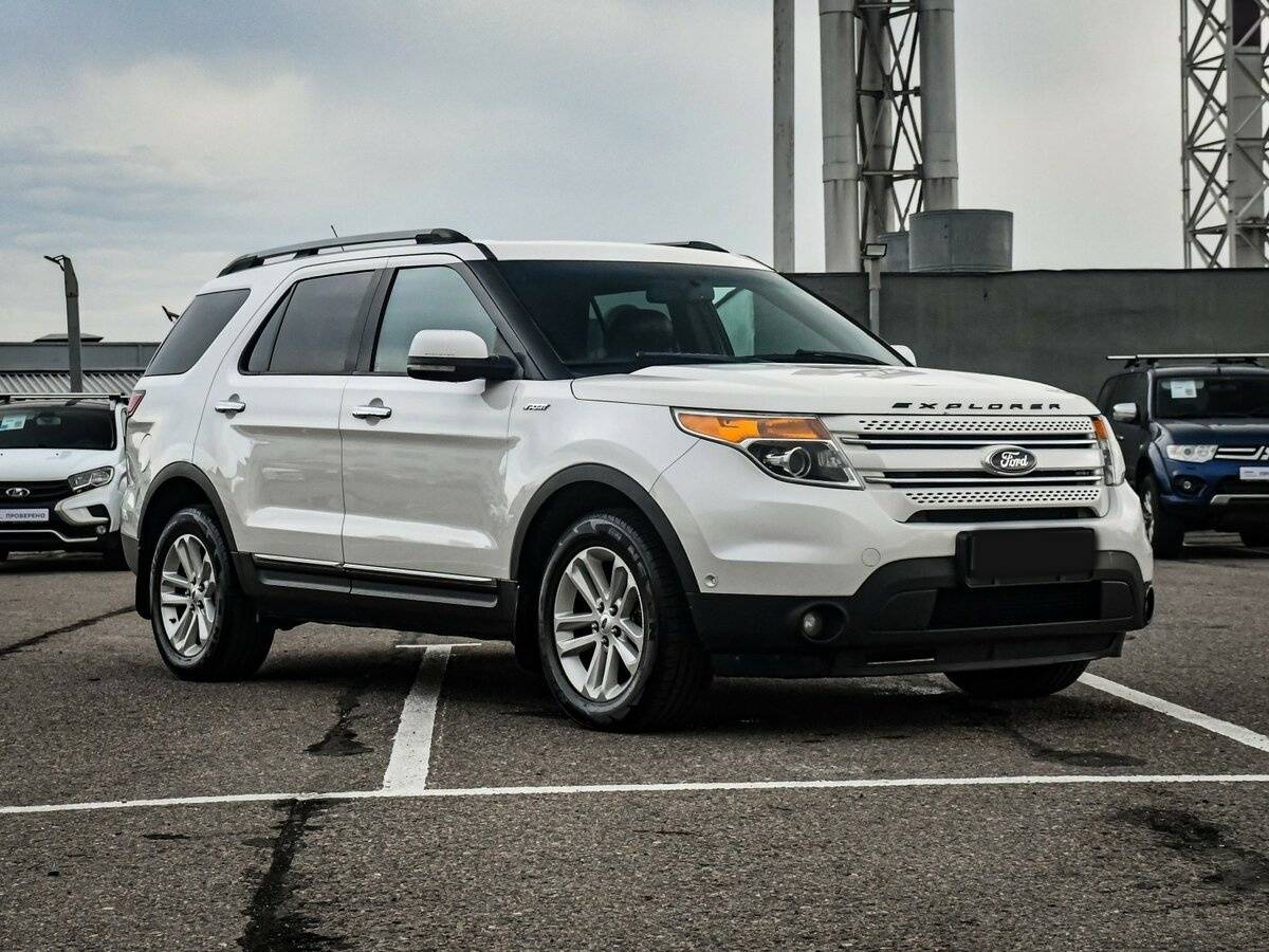Ford Explorer с пробегом — 2012 год. Фото: #2