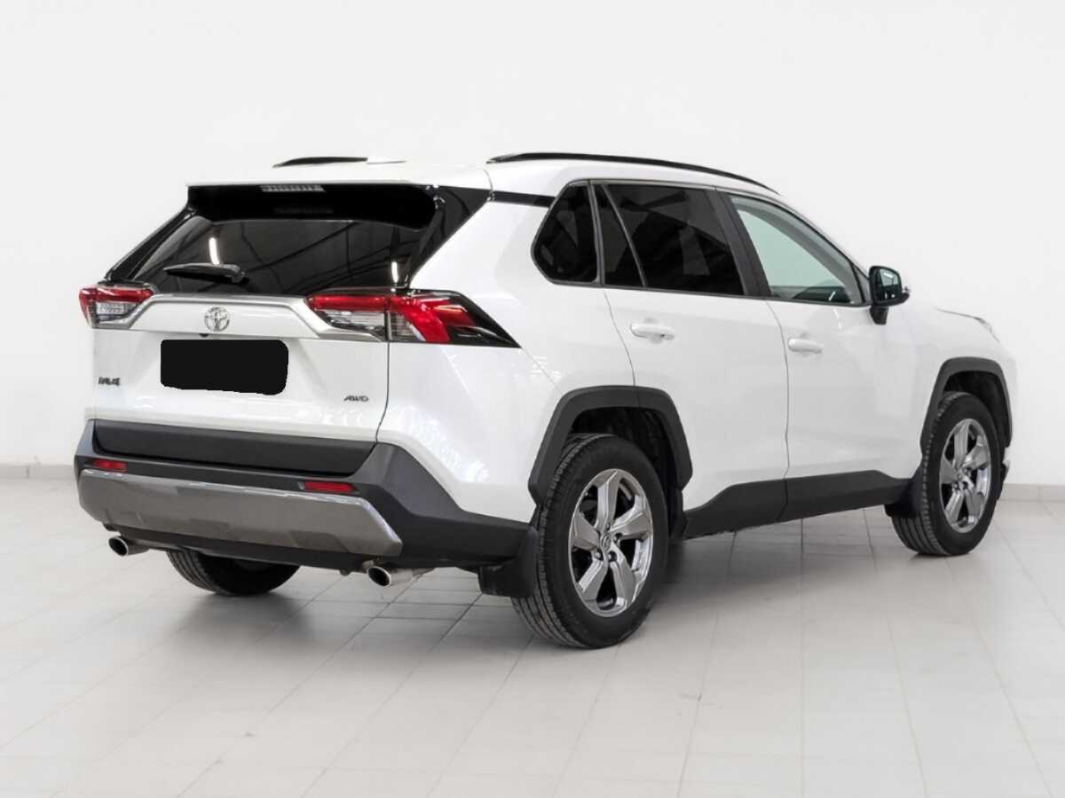 Toyota RAV4 с пробегом — 2022 год. Фото: #4