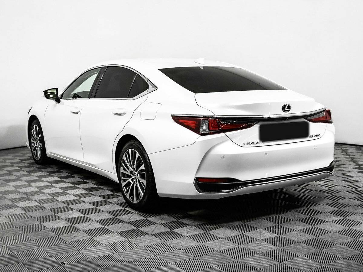 Lexus ES с пробегом — 2021 год. Фото: #6