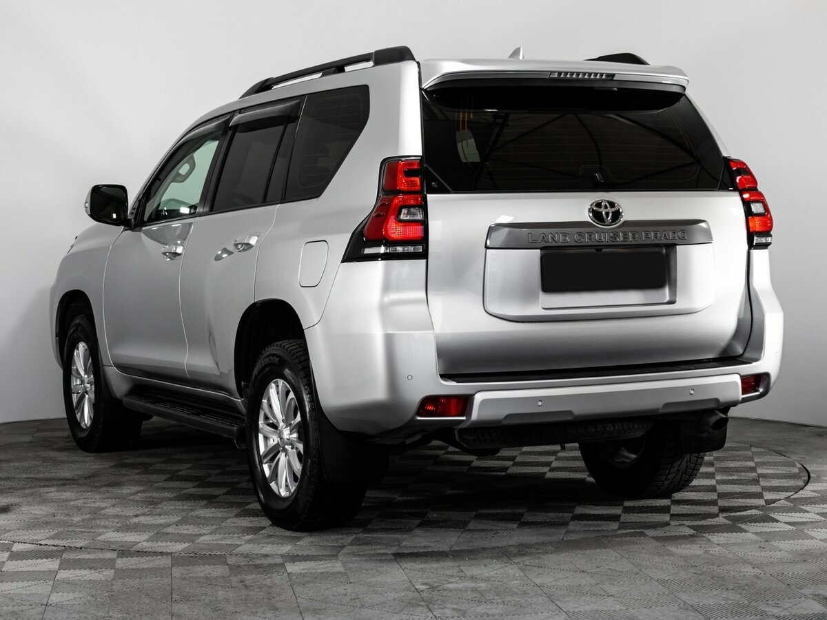 Toyota Land Cruiser Prado с пробегом — 2023 год. Фото: #6