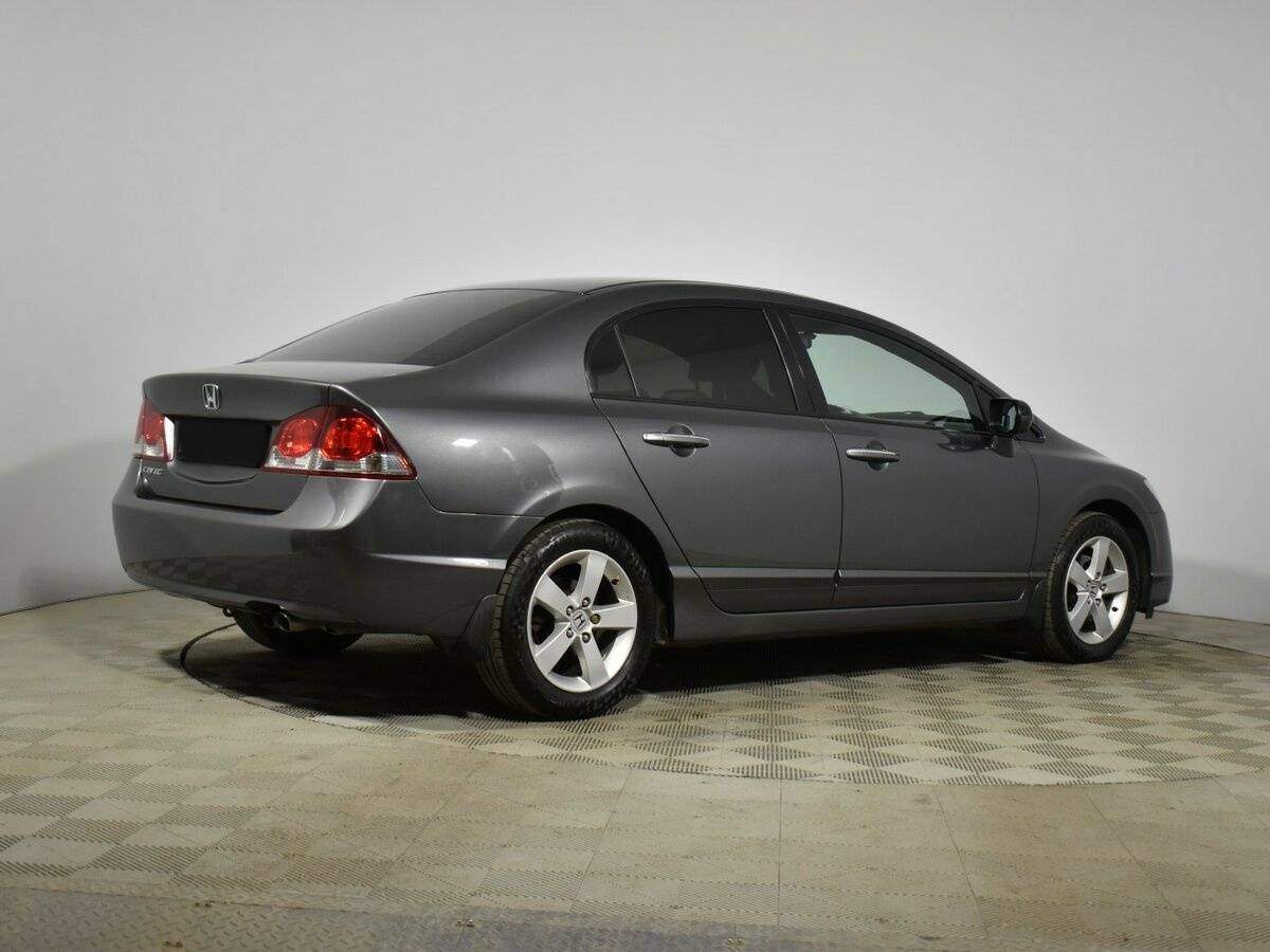 Honda Civic с пробегом — 2009 год. Фото: #4