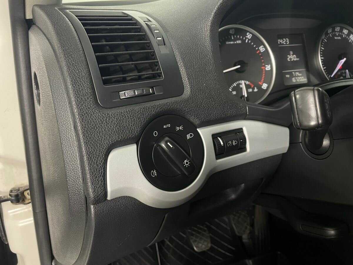 Skoda Octavia с пробегом — 2011 год. Фото: #8