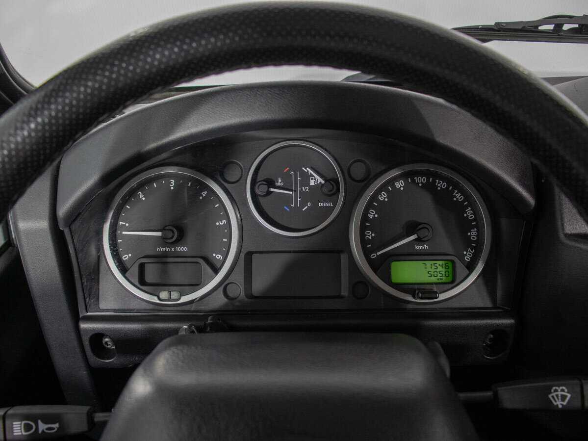 Land Rover Defender с пробегом — 2013 год. Фото: #14