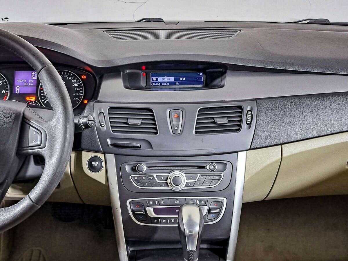 Renault Latitude с пробегом — 2010 год. Фото: #11
