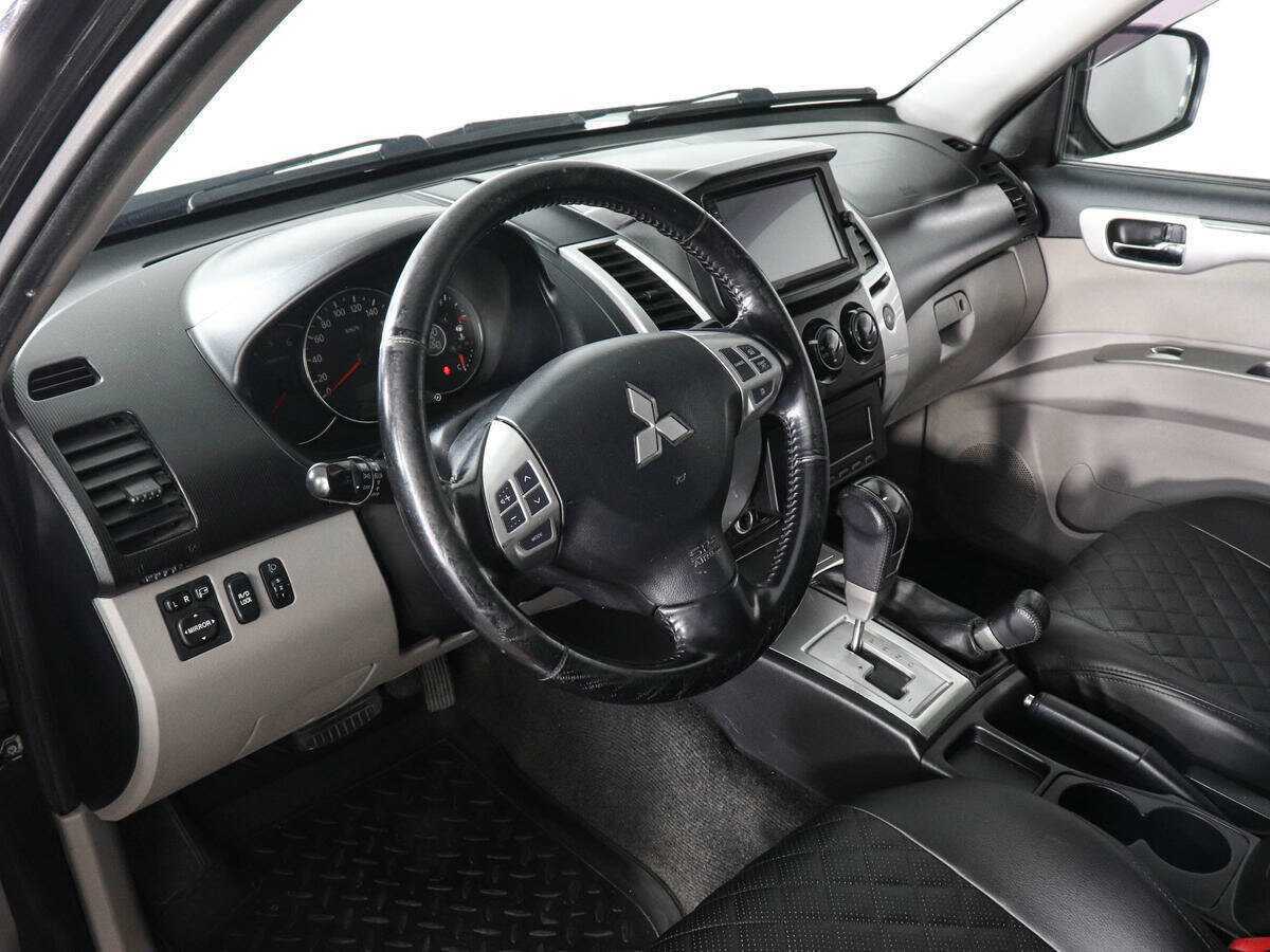 Mitsubishi Pajero Sport с пробегом — 2008 год. Фото: #4