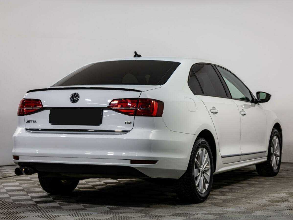 Volkswagen Jetta с пробегом — 2017 год. Фото: #3