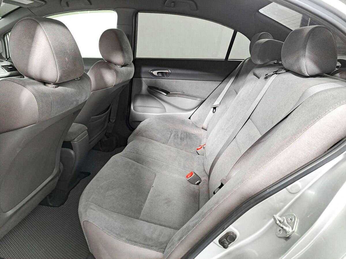 Honda Civic с пробегом — 2008 год. Фото: #9