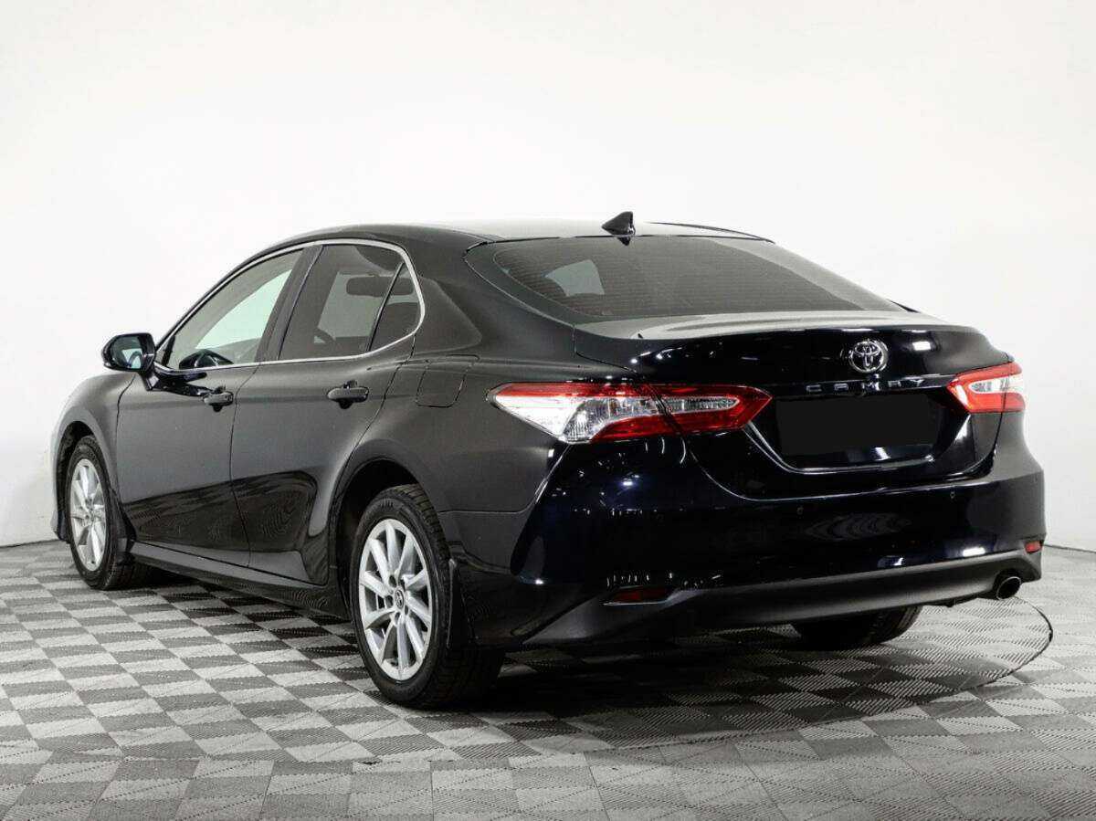 Toyota Camry с пробегом — 2021 год. Фото: #6