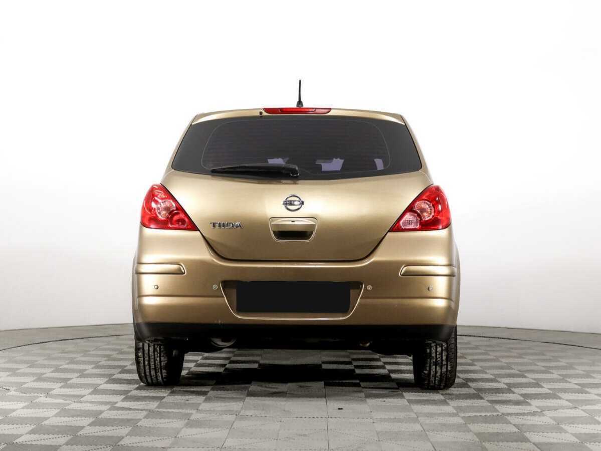 Nissan Tiida с пробегом — 2008 год. Фото: #4